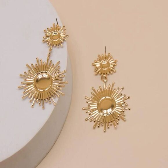 Sunburst oversized earrings statement piece - Picture 3 of 5